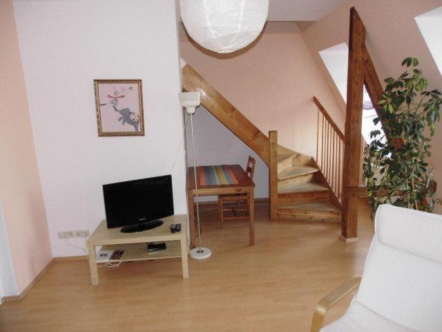 Sehr-Schoene-4-Raum-Maisonette-Fewo-Mit-110Qm-Balkon-Zentral-Preiswert-T7 Δρέσδη Εξωτερικό φωτογραφία